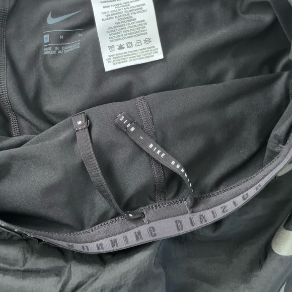 Nike Running Run Division tempo luxe 2in1 shorts in black - Picture 9 of 13